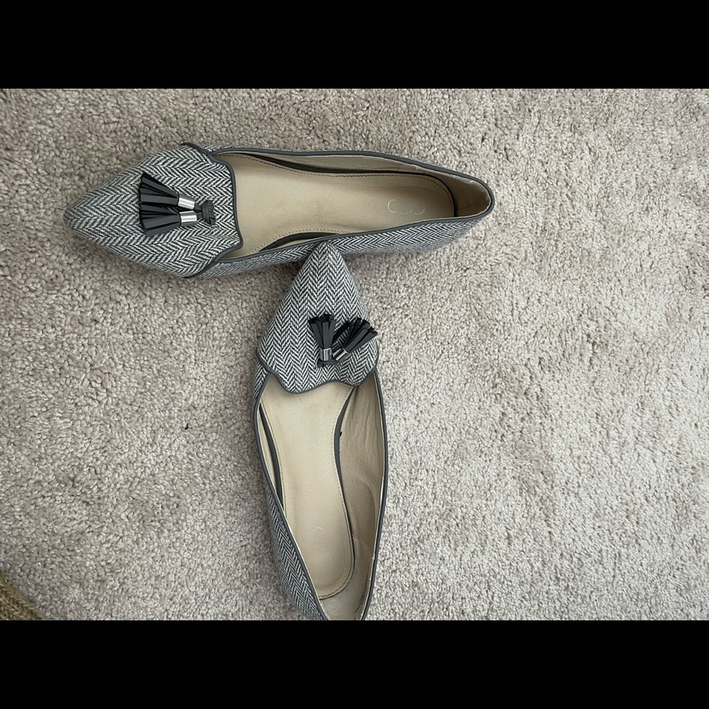 Grey flats with tassel! Great shoes for work!
